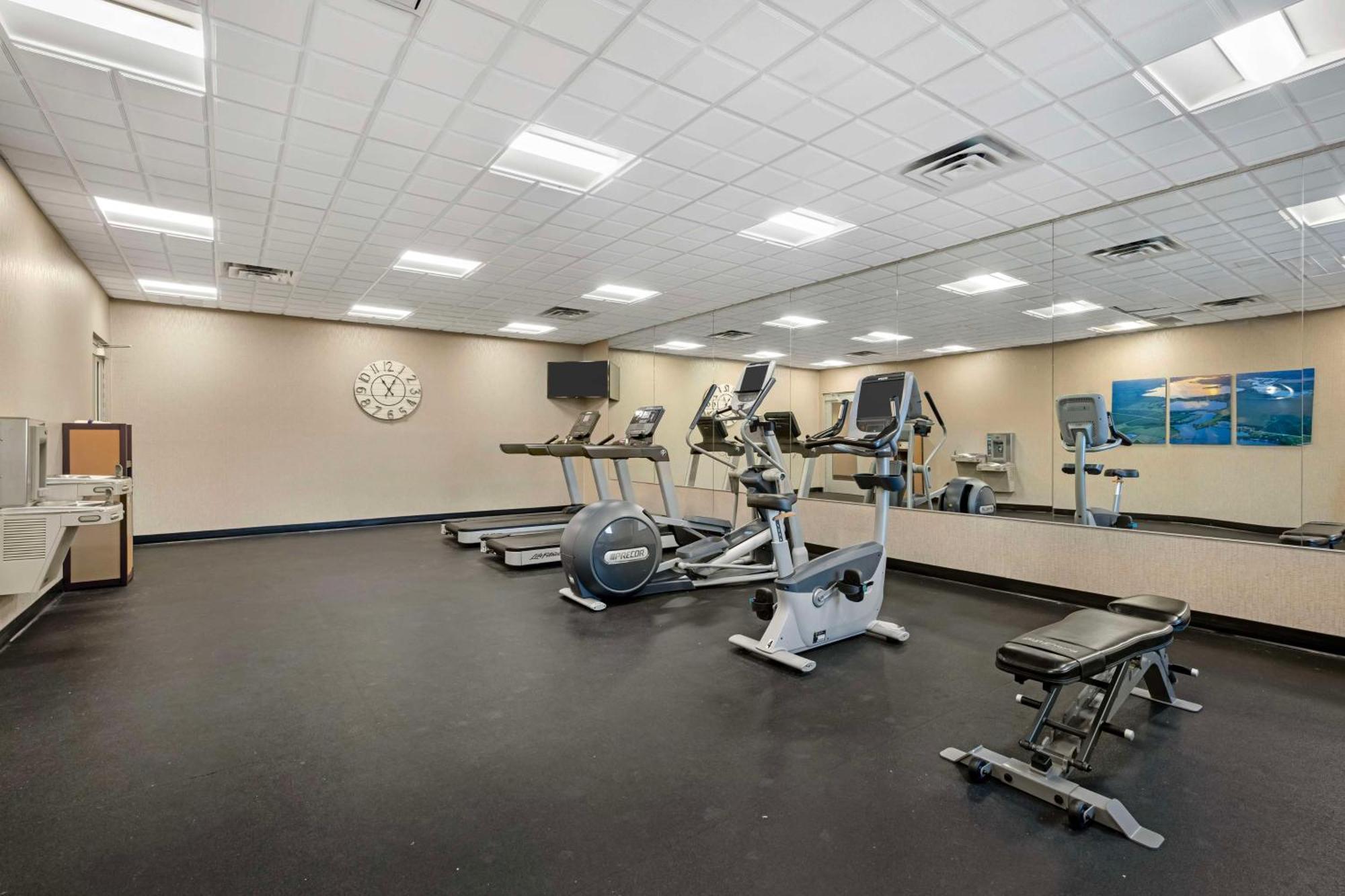 Best Western Plus Lakeview Hotel Madison Ngoại thất bức ảnh