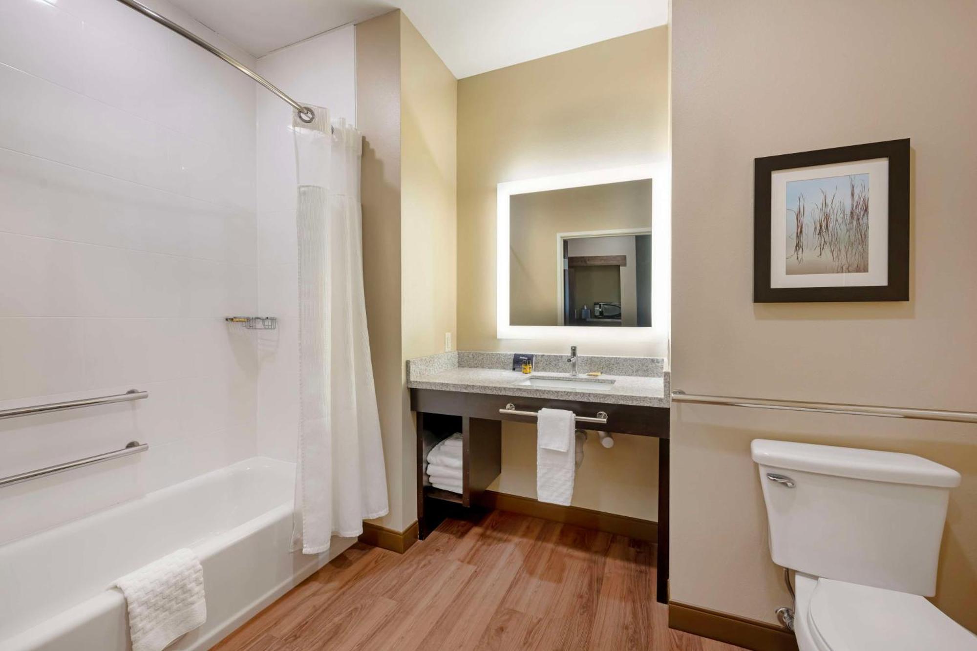 Best Western Plus Lakeview Hotel Madison Ngoại thất bức ảnh